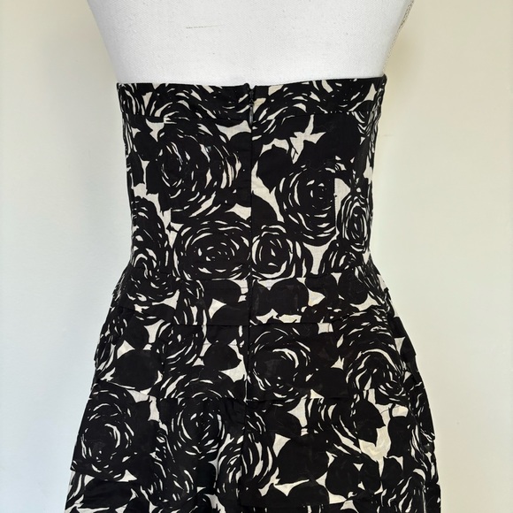 The Limited Event Dress - Picture 3 of 4